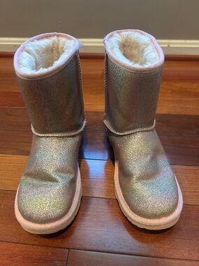 Girls Uggs - Glitter size 4